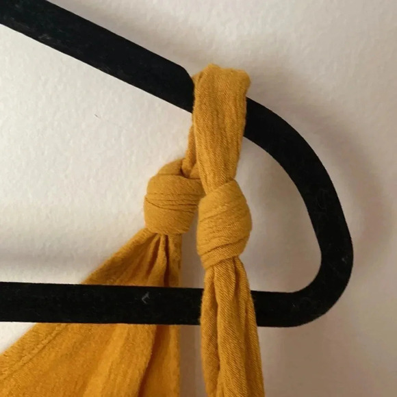 SHEIN V Neck Knot Knotted Strap Flowy Mustard Yellow Tank Top Size L - Picture 3 of 9